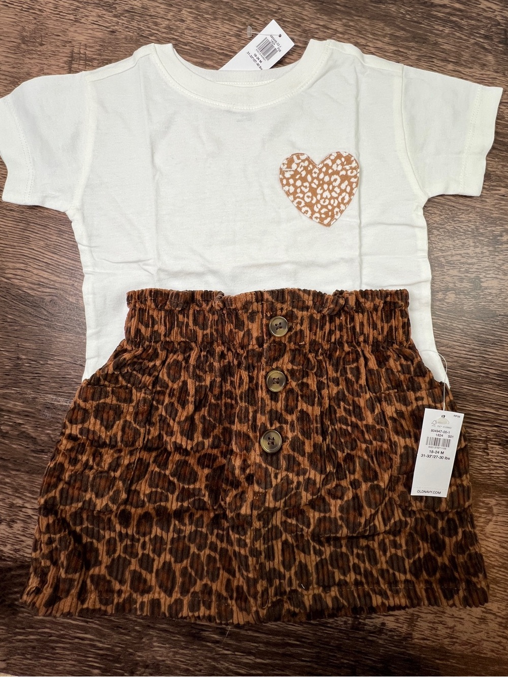 NWT Old Navy Toddler Girls Leopard Outfit Set 18-24M Heart Tee & Corduroy Skirt